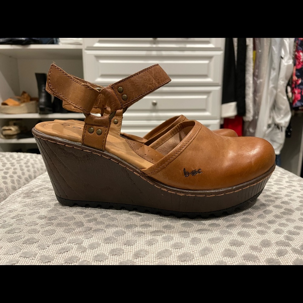 b.o.c brown wedge clog size 9